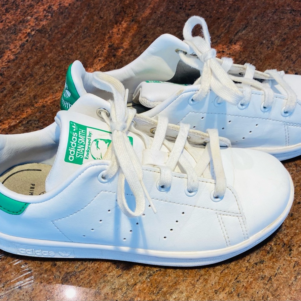 3 for $30 ADIDAS Originals White Leather Stan Smith
Sneakers - Picture 5 of 10